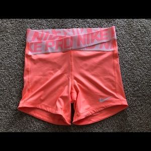 Nike Pro Intertwist shorts size M